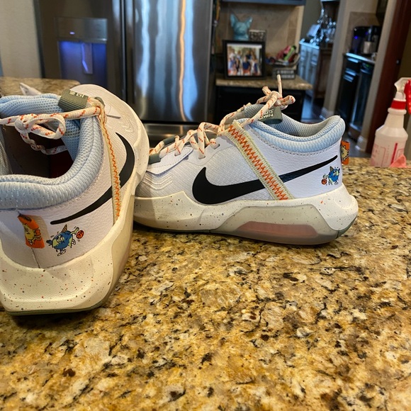 Nike Zoom Crossover Youth (Earth and Sun) Basketball shoes. - Picture 2 of 5